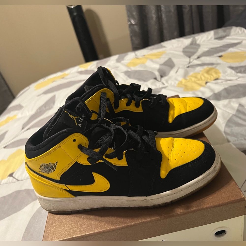 Air Jordan 1 “New Love”